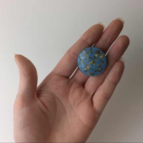 Vintage Blue Lucite Pin With Gold Confetti Flakes - Picture 6 of 8